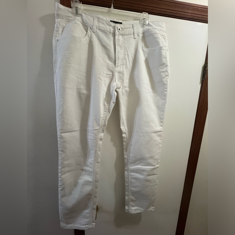 Men Inc international concept white jeans, size 38/32 only used once.